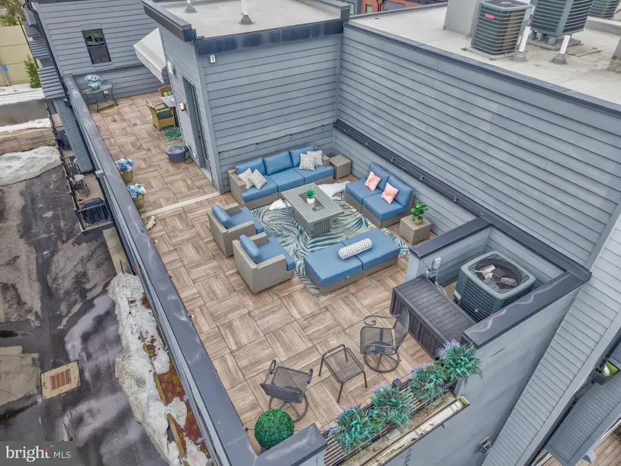 11236 Faraday Park Dr, Reston, VA 20190 - #2