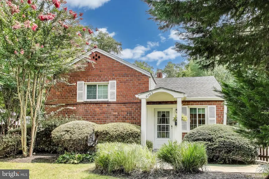 6703 Hallwood Ave, Falls Church, VA 22046 - #2