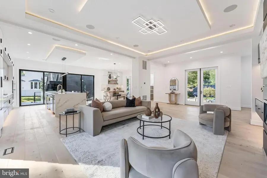 3215 Cofer Rd, Falls Church, VA 22042 - #2