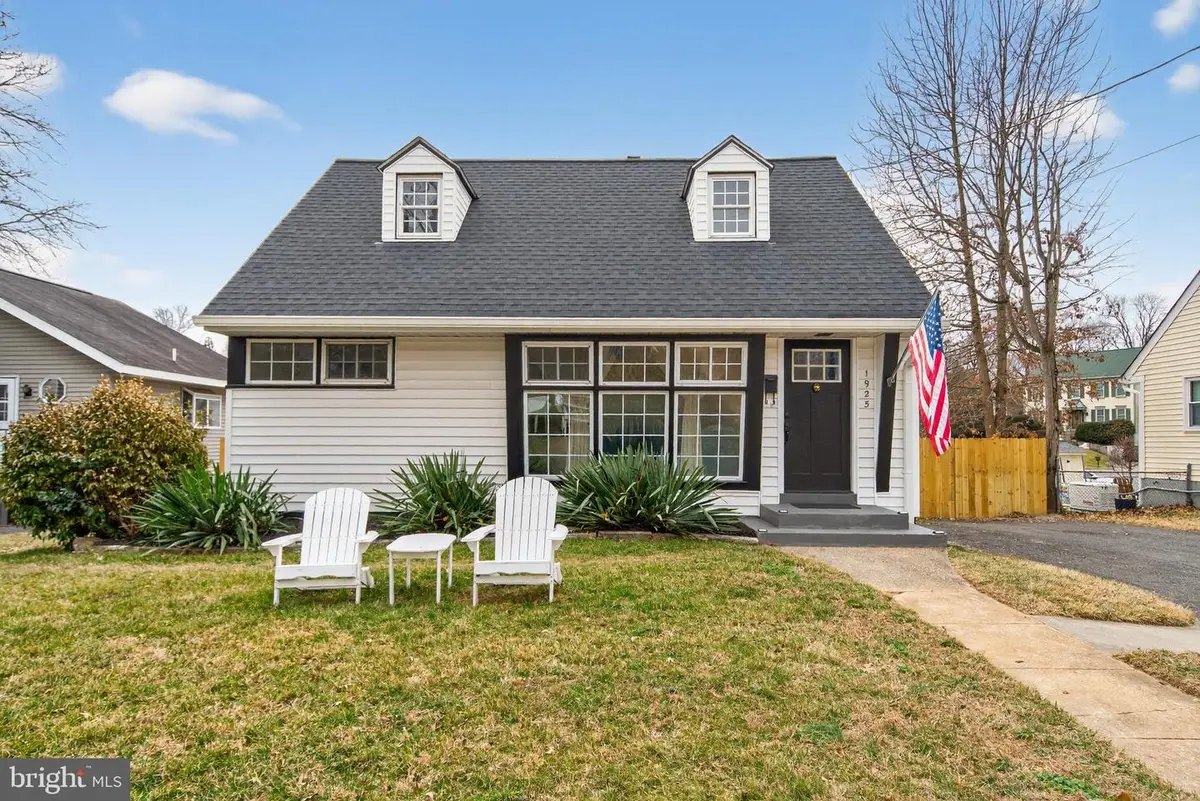 1925 Rollins Dr, Alexandria, VA 22307 - #1