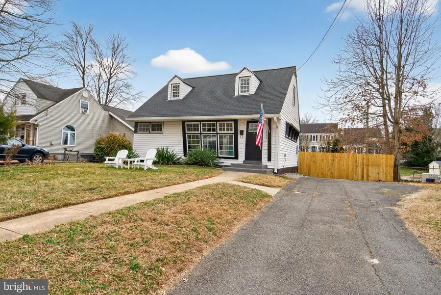 1925 Rollins Dr, Alexandria, VA 22307 - #2