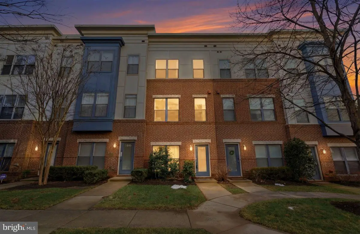 12183 Waveland St, Fairfax, VA 22033 - #1