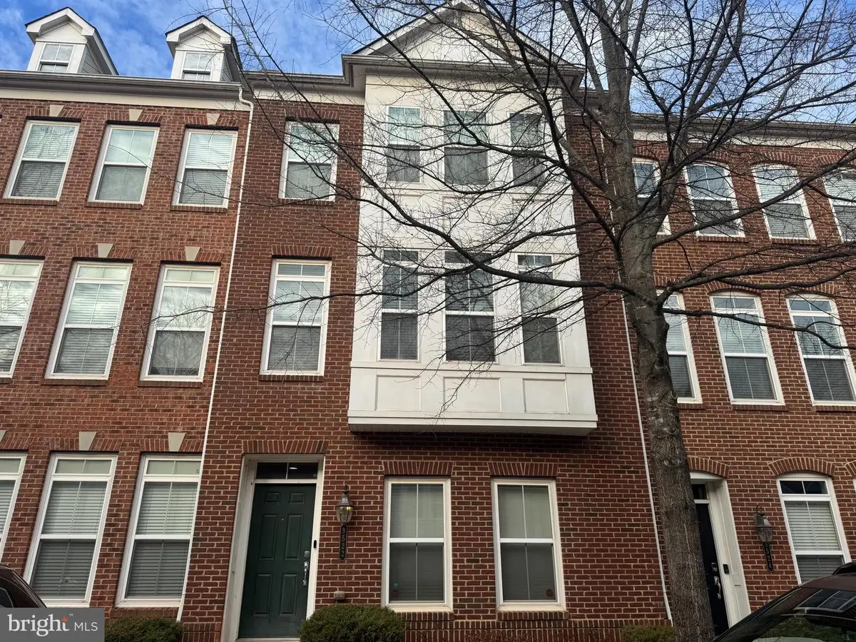 9522 Canonbury Sq, Fairfax, VA 22031 - #1