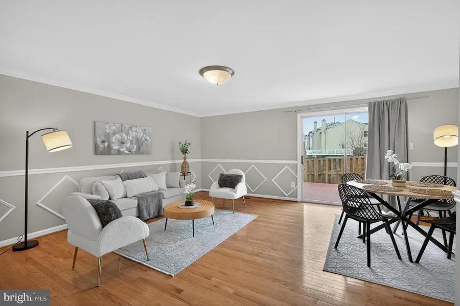 14434 Four Chimney Dr, Centreville, VA 20120 - #3