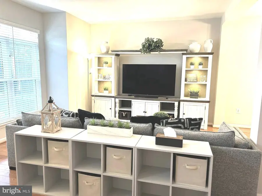 7358 Bloomington Ct, Springfield, VA 22150 - #3