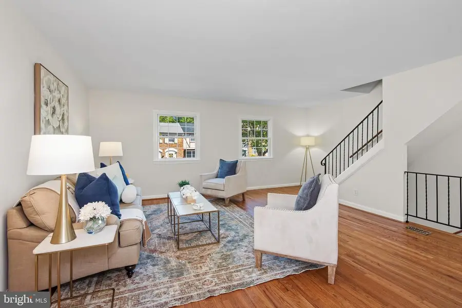 14843 Leicester Ct, Centreville, VA 20120 - #2