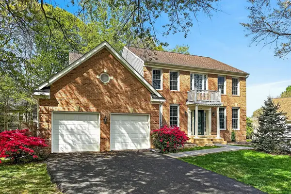 8004 Hollington Pl, FAIRFAX STATION, VA 22039