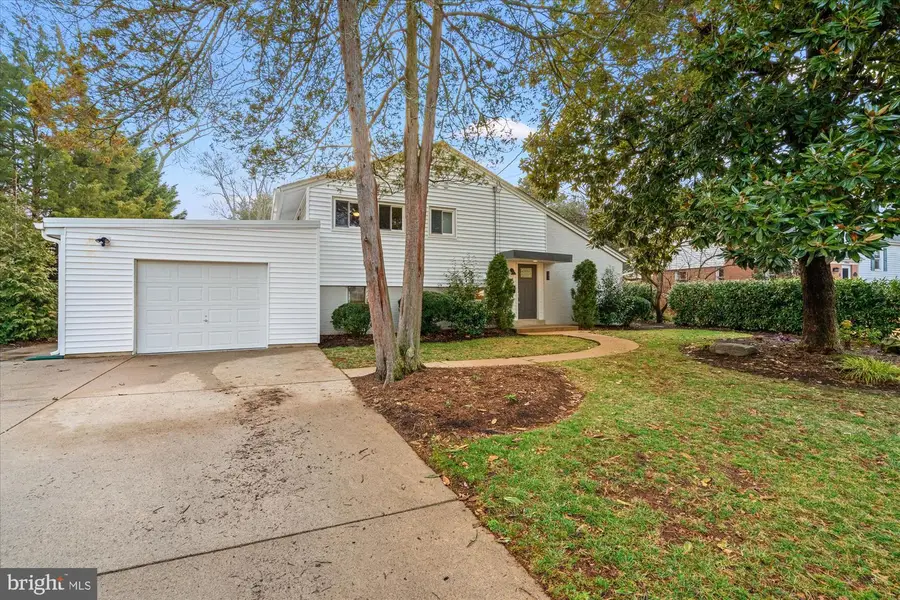 1017 Croton Dr, Alexandria, VA 22308 - #2