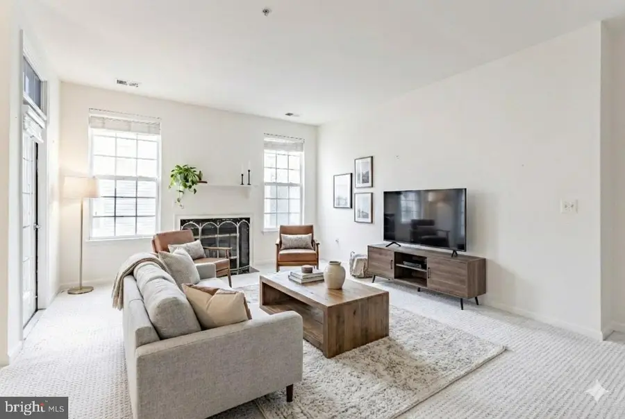 11575 Cavalier Landing Ct #301, Fairfax, VA 22030 - #3