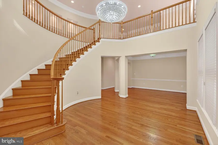 5650 Tower Hill Cir, Alexandria, VA 22315 - #2