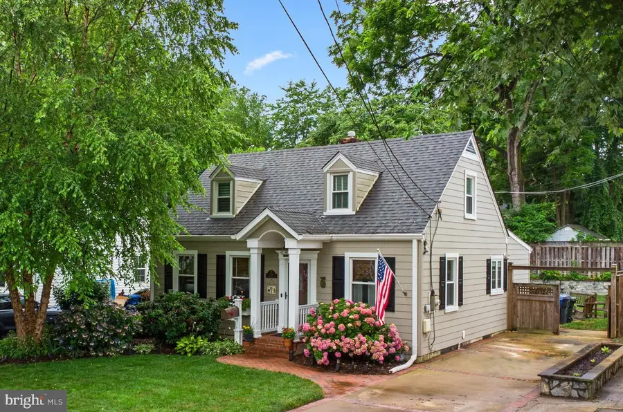 2818 Marshall St, Falls Church, VA 22042 - #3