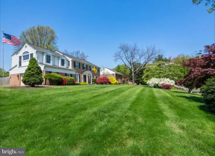 1006 Kimberwicke Rd, McLean, VA 22102 - #3