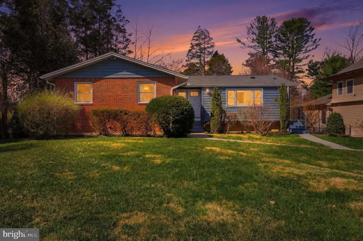 902 Echols St Se, Vienna, VA 22180 - #1