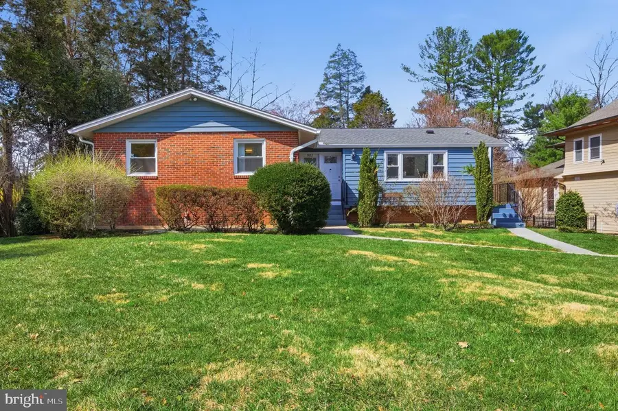 902 Echols St Se, Vienna, VA 22180 - #2