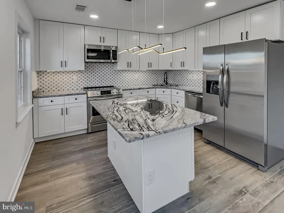 9824 Hagel Cir, Lorton, VA 22079 - #1