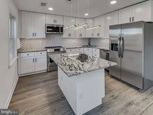 9824 Hagel Cir, LORTON, VA 22079