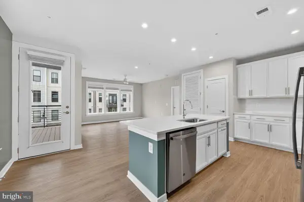 1669 Bandit Loop #301a, RESTON, VA 20190