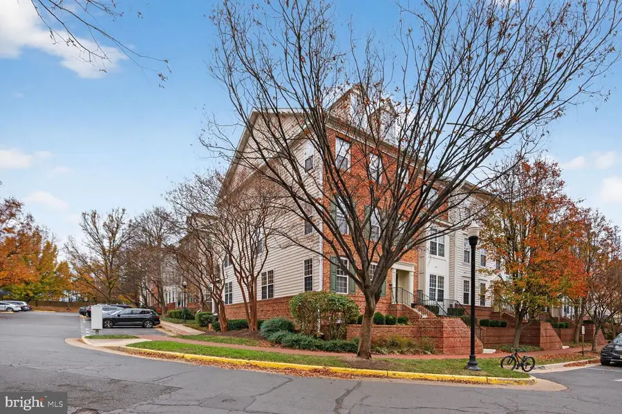 8866 Ashgrove House Ln #201, Vienna, VA 22182 - #2