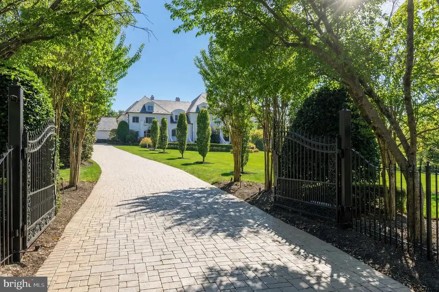 1521 Hunter Mill Rd, Vienna, VA 22182 - #2