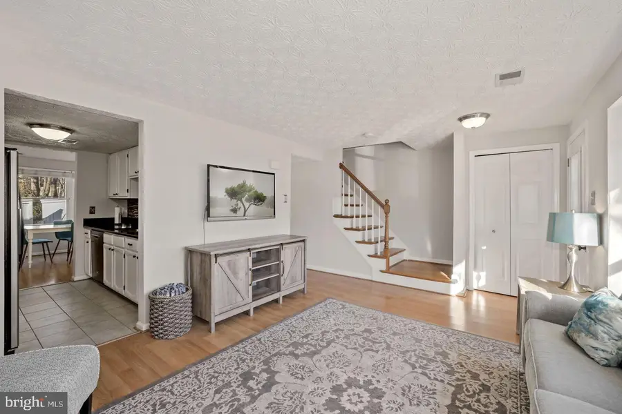 1538 Twisted Oak Dr, Reston, VA 20194 - #3