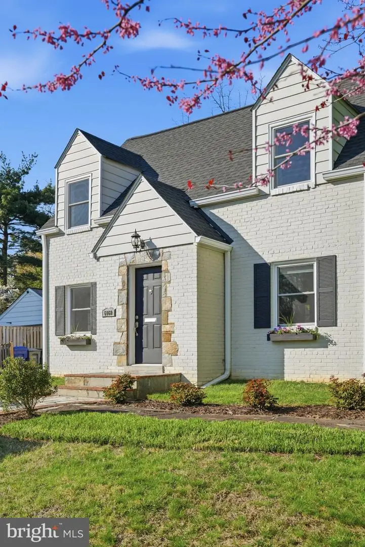 6060 Wooten Dr, Falls Church, VA 22044 - #1