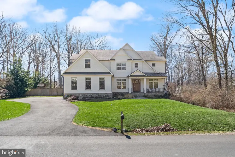 8621 Mchenry St, Vienna, VA 22180 - #2
