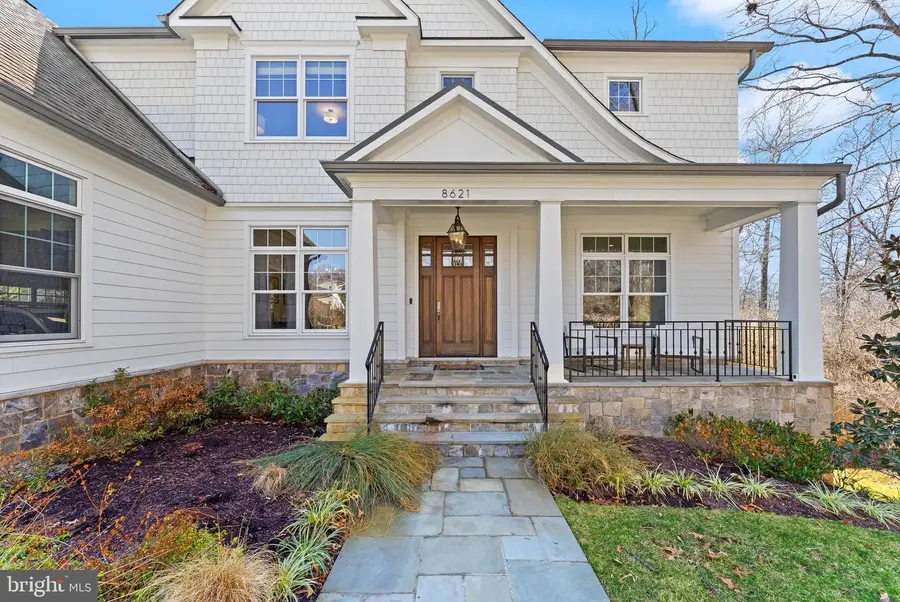 8621 Mchenry St, Vienna, VA 22180 - #3