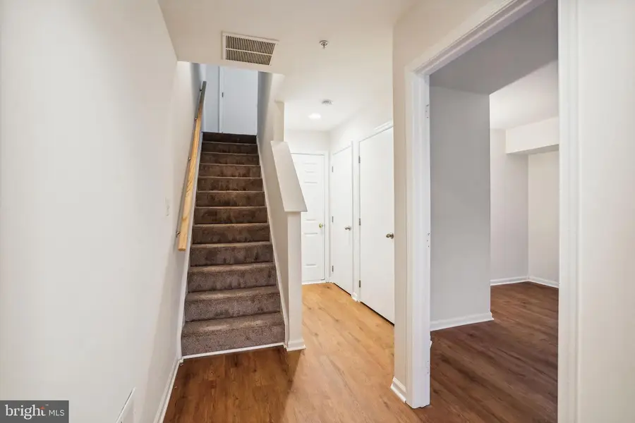 8856 Mansion View Ct, Vienna, VA 22182 - #3