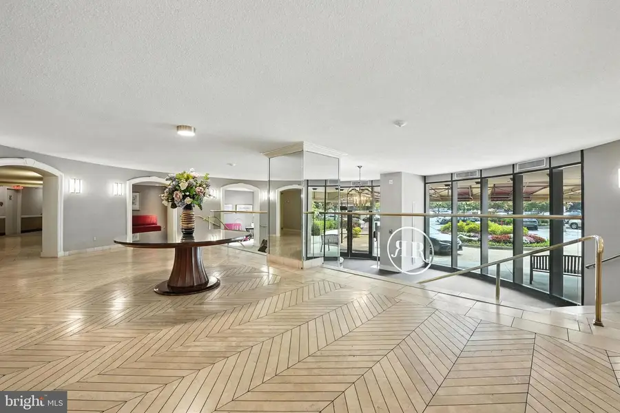 8370 Greensboro Dr #614, McLean, VA 22102 - #3