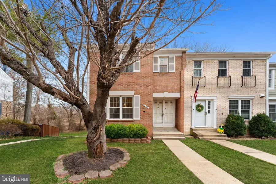 5765 Heritage Hill Dr, Alexandria, VA 22310 - #2