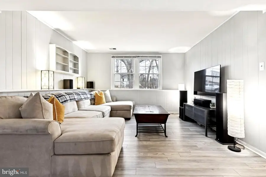 2405 Tatnuck Ct, Herndon, VA 20171 - #2