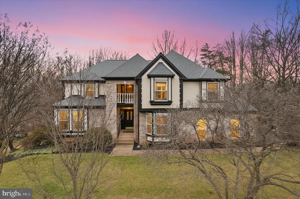 11668 Gilman Ln, Herndon, VA 20170 - #1