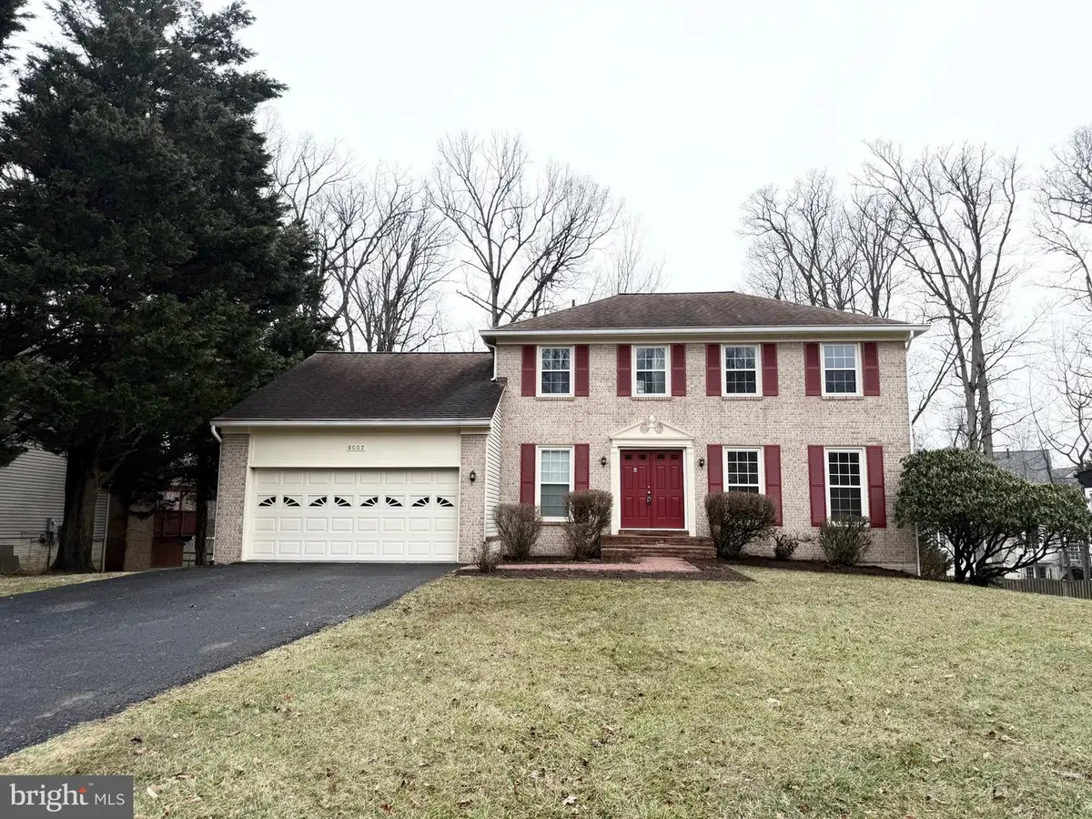 8007 Sandburg Ct, Dunn Loring, VA 22027 - #1