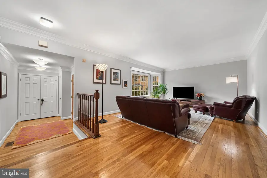 7308 Aynsley Ln, McLean, VA 22102 - #3