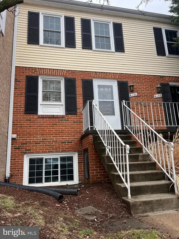 6145 Strasburg Dr, CENTREVILLE, VA 20121