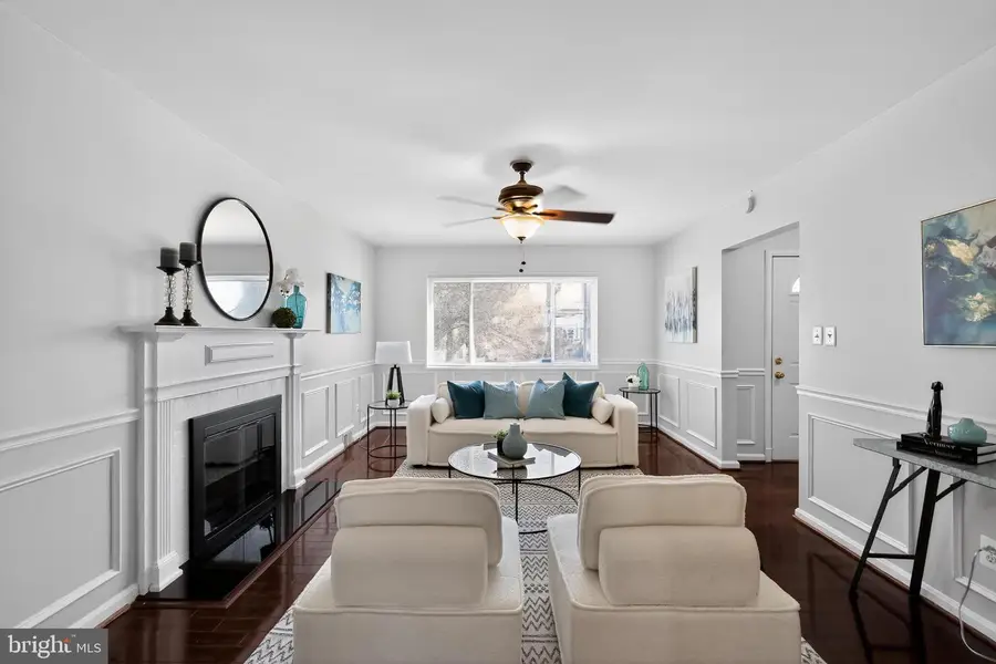 3164 Patrick Henry Dr, Falls Church, VA 22044 - #3