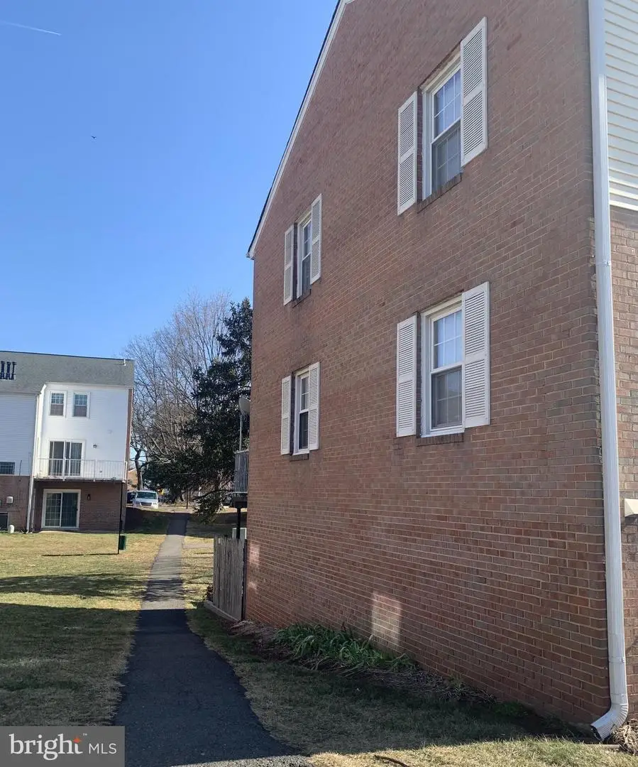 14487 Saint Germain Dr, Centreville, VA 20121 - #3