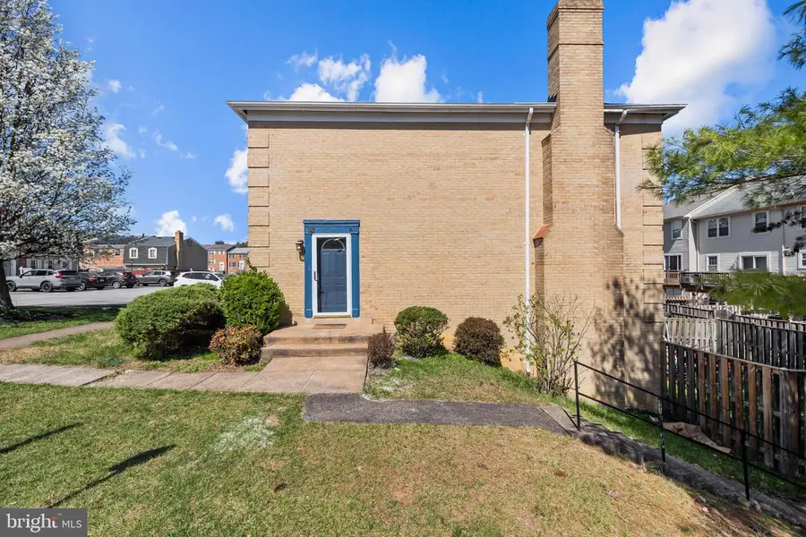 7410 Rhondda Dr, Lorton, VA 22079 - #3