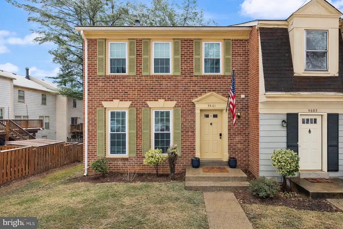 5601 Castlebury Ct, Burke, VA 22015 - #1