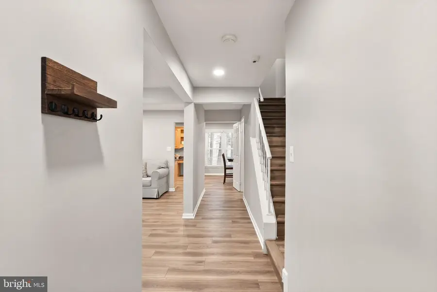 5601 Castlebury Ct, Burke, VA 22015 - #3