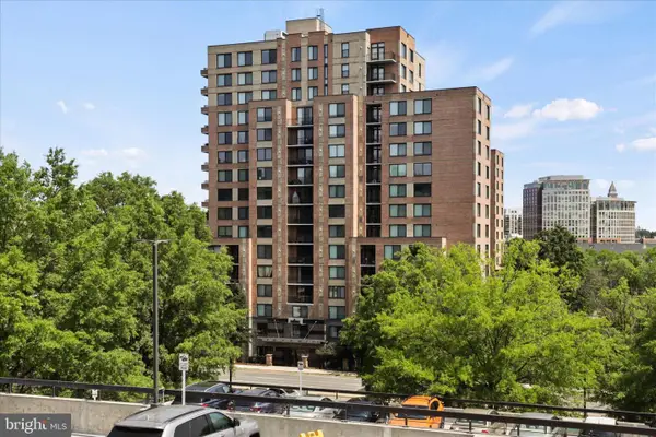 2451 Midtown Ave #819, ALEXANDRIA, VA 22303