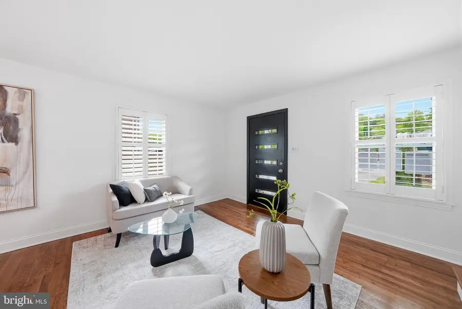 2212 Huntington Ave, Alexandria, VA 22303 - #3