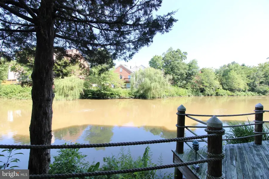 3150-e Anchorway Ct, Falls Church, VA 22042 - #2