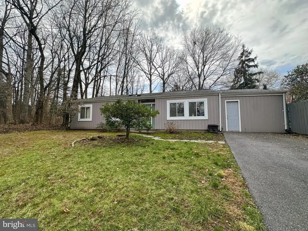 2215 Sanibel Dr, Reston, VA 20191 - #1