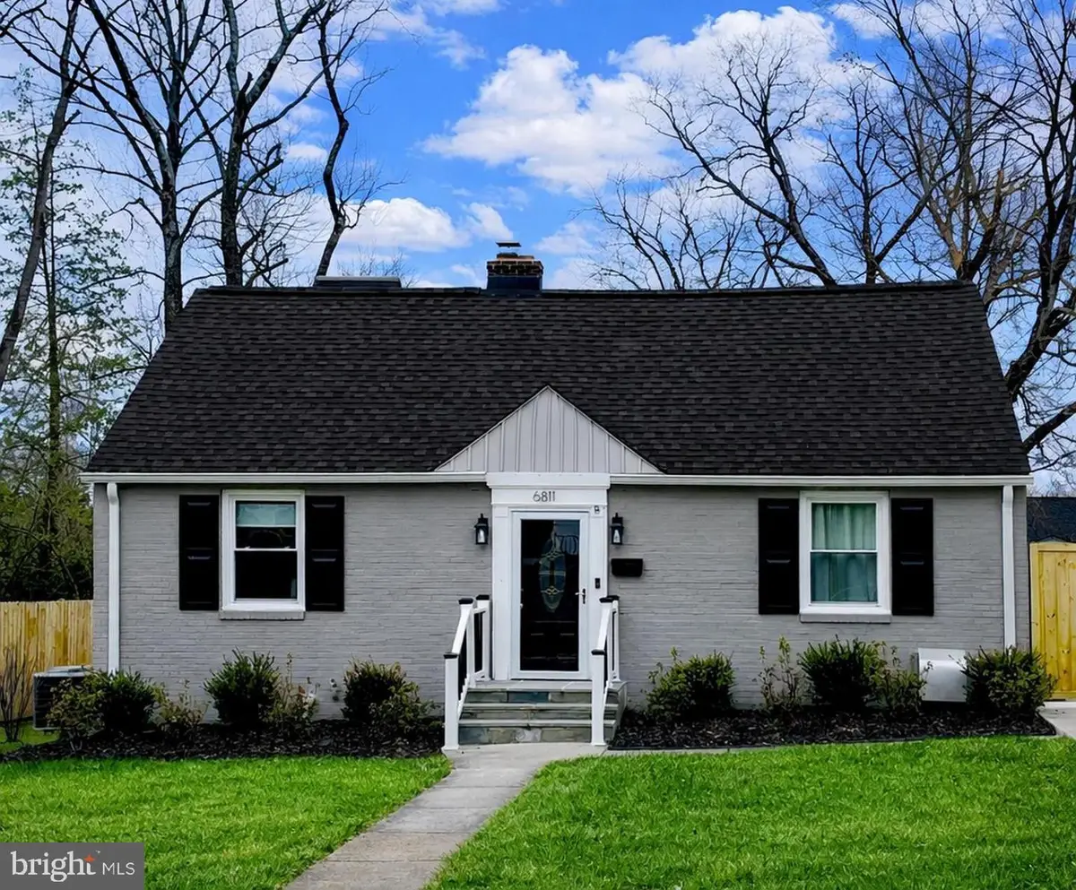 6811 Jackson Ave, Falls Church, VA 22042 - #1
