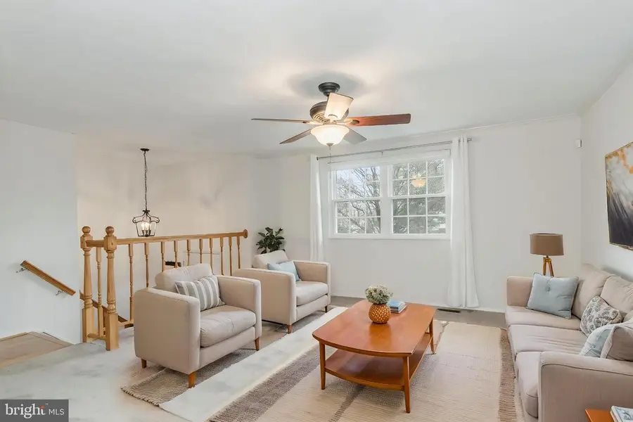 2806 Logway Rd, Vienna, VA 22181 - #2