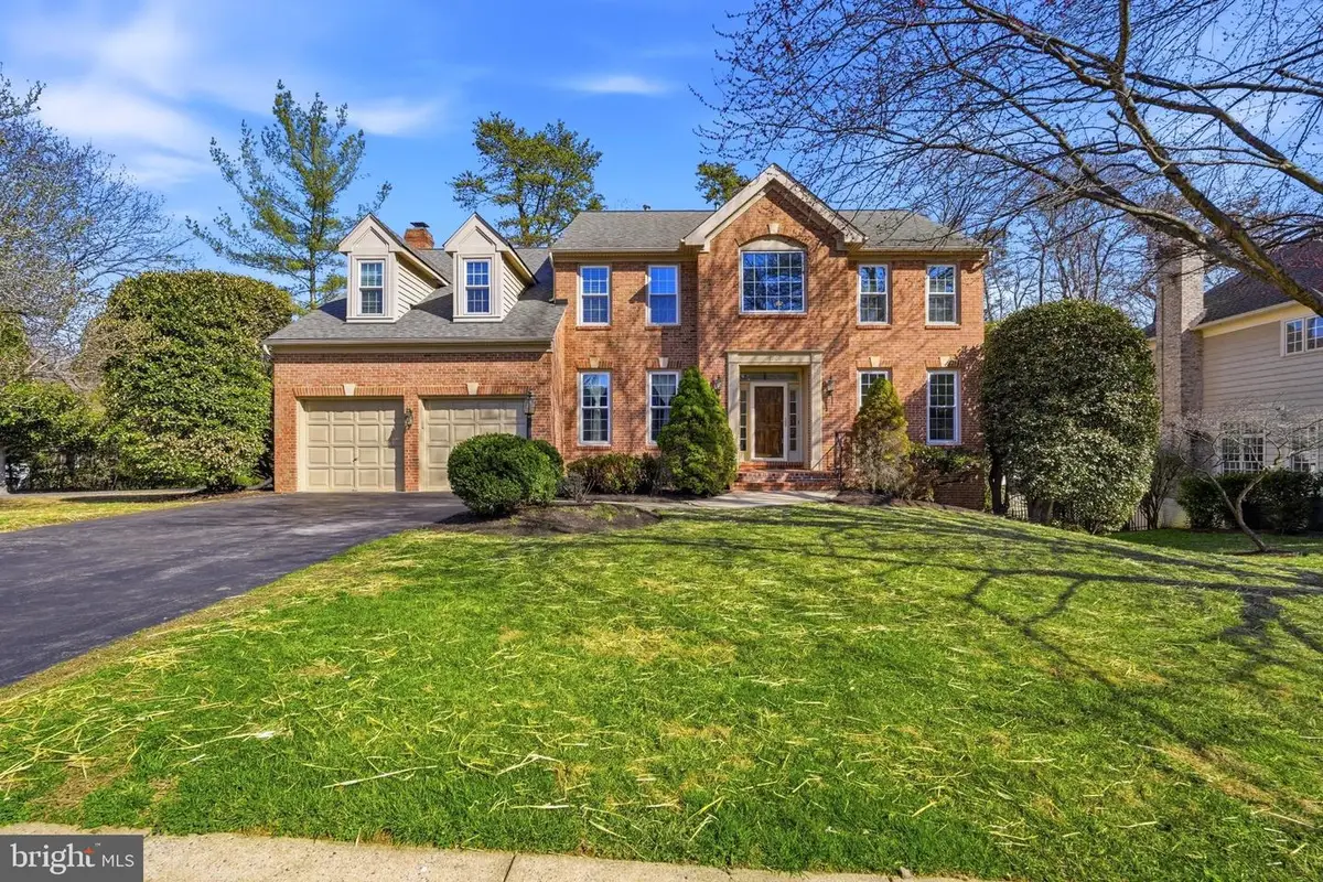 1800 Sunny Creek Cv, Vienna, VA 22182 - #1