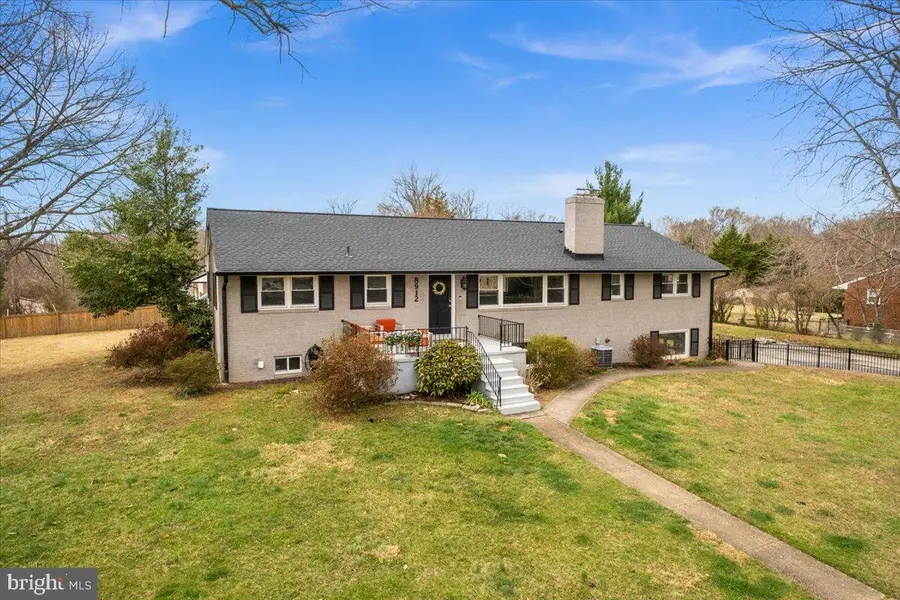 8912 Dogue Dr, Alexandria, VA 22309 - #2