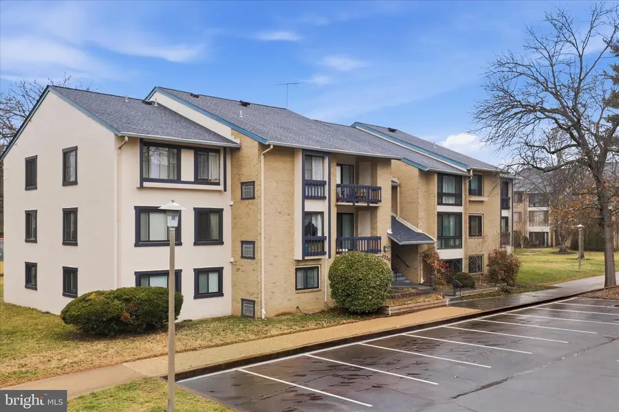 10220 Bushman Dr #8203, Oakton, VA 22124 - #3