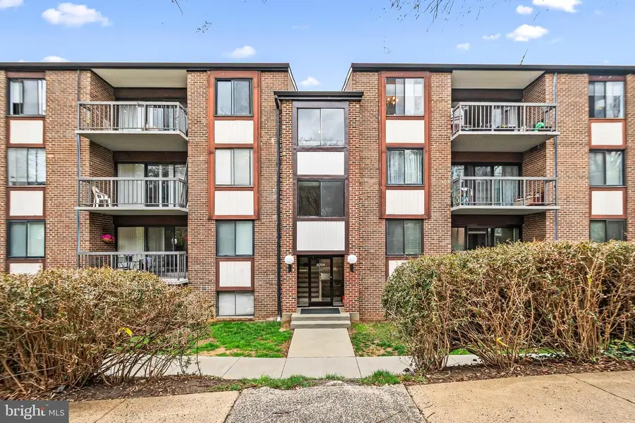 9704 Kingsbridge Dr #304, Fairfax, VA 22031 - #2